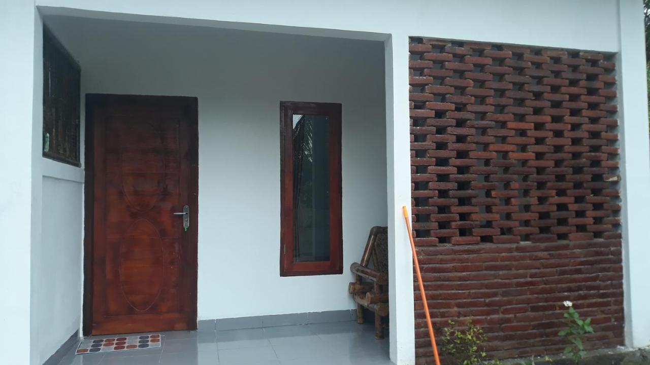 Mandalika Homestay Kuta  Pokoj fotografie